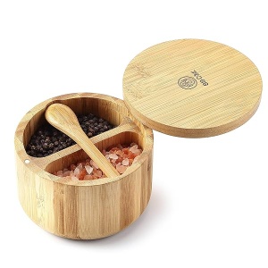 8SOM - Caja de sal y pimienta de bambú con tapa giratoria y cuchara integrada, tapa de cierre magnético para mantener el polvo fuera, recipiente de sal para almacenar pimienta, especias, hierbas, sal marina, capacidad doble de 5 onzas