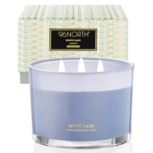 96NORTH - Vela de soja de salvia blanca de lujo | Vela grande de 3 mechas | Hasta 50 horas de tiempo de combustión | Cera de soja 100% natural | Vela estética de aromaterapia relajante | Regalo de inauguración de la casa para mujeres y hombres