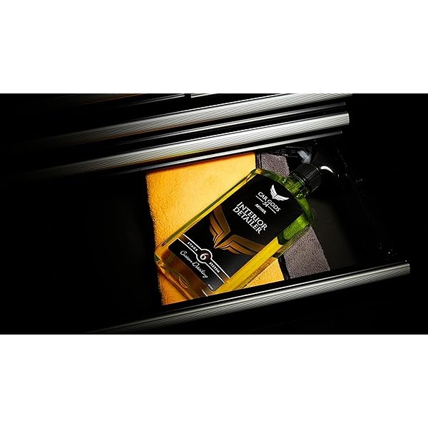 Car Gods - Limpiador de interior para salpicadero y molduras, 500 ml, fragancia perfumada de manzana - Image 6