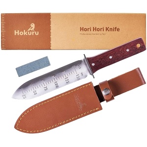 HOKURU Hori Hori - Cuchillo para paisajismo, excavación, deshierbe, corte, herramienta de jardinería con funda de piel, hoja de acero inoxidable y piedra afiladora