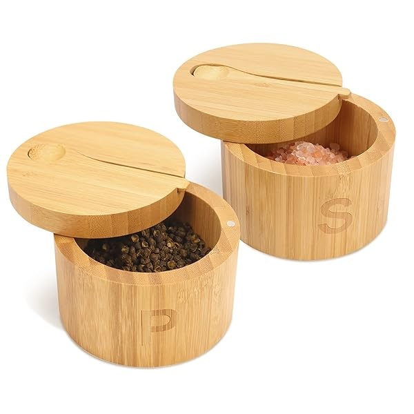 HTB Salero de bambú con cuchara, recipientes de especias de cocina con tapas giratorias magnéticas, juego de 2 recipientes de condimentos grabados con S y P - Image 3