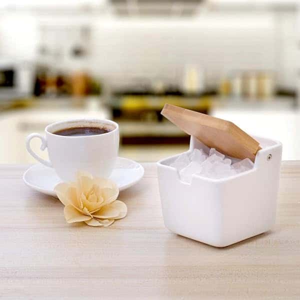 Lucky Goddness Azucarero de cerámica con tapa y cuchara de bambú, recipiente de azúcar de porcelana para la cocina del hogar, condimento de sal para azúcar, té, café, especias, blanco, 9 onzas líquidas, 270 ml - Image 8
