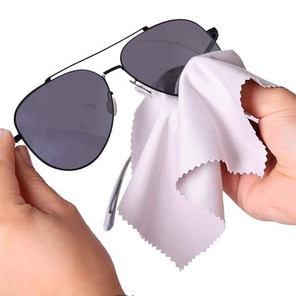 Paños de limpieza de microfibra (2 grandes 20tamaño mediano 2 portátiles), para anteojos, limpiar lentes, pantallas, cámaras, ordenadores portátiles, iPad, iPhone, anteojos, pantallas de TV LCD, teléfonos celulares y más - Image 3