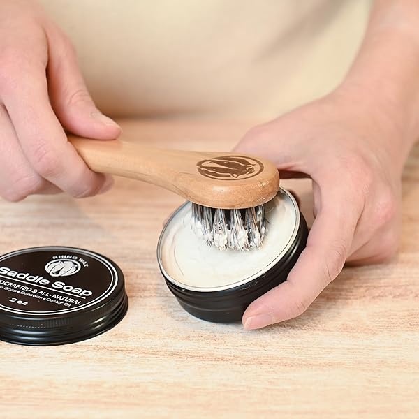 Rhino Wax - Kit de mantenimiento de botas - Aceite para botas + impermeabilizador de botas de piel + jabón de sillín + cepillos de pelo de caballo + toalla de microfibra, Natural, 6 Pack - Image 4