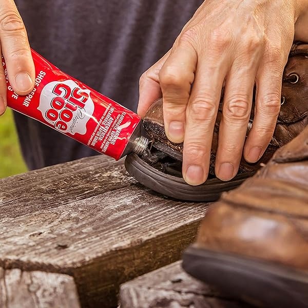 Shoe Goo - calcomanía de reparación para fijar zapatos o botas desgastados, transparente, 3.4 onzas (109.4 ml), 10 puntas aplicadoras de punta de corte y juego de herramientas para esparcidor Pixiss - Image 7