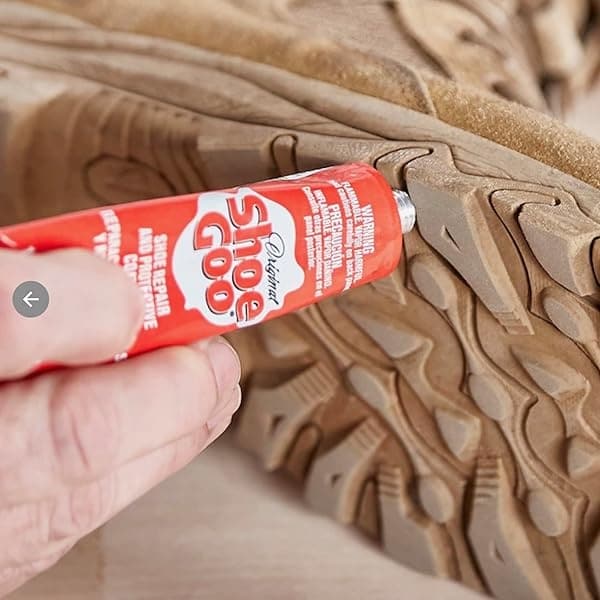 Shoe Goo - calcomanía de reparación para fijar zapatos o botas desgastados, transparente, 3.4 onzas (109.4 ml), 10 puntas aplicadoras de punta de corte y juego de herramientas para esparcidor Pixiss - Image 8