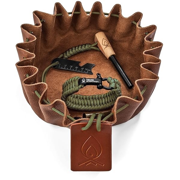 Texas Bushcraft - Kit de supervivencia para iniciación de incendios - Acero ferro Rod Flint Fire Steel, herramienta de golpeador | Bolsa de piel vacuna | Pulsera paracord de emergencia para acampar